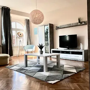 Gyoengye Apartament Segedyn
